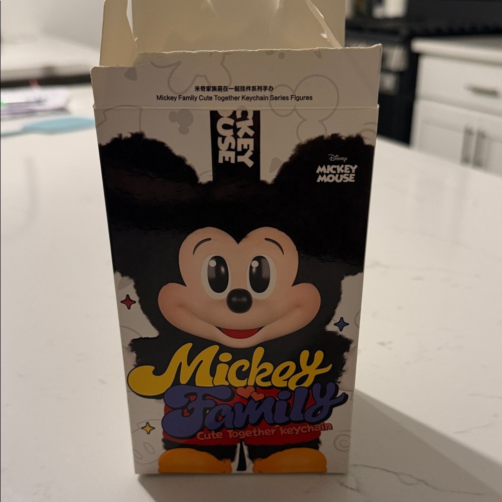 Mickey Mouse Family Keychain - MINNIE